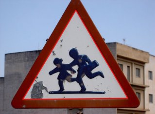 CALLE ZONA INFANTIL  CIRCULACION URBANA EMPRESA